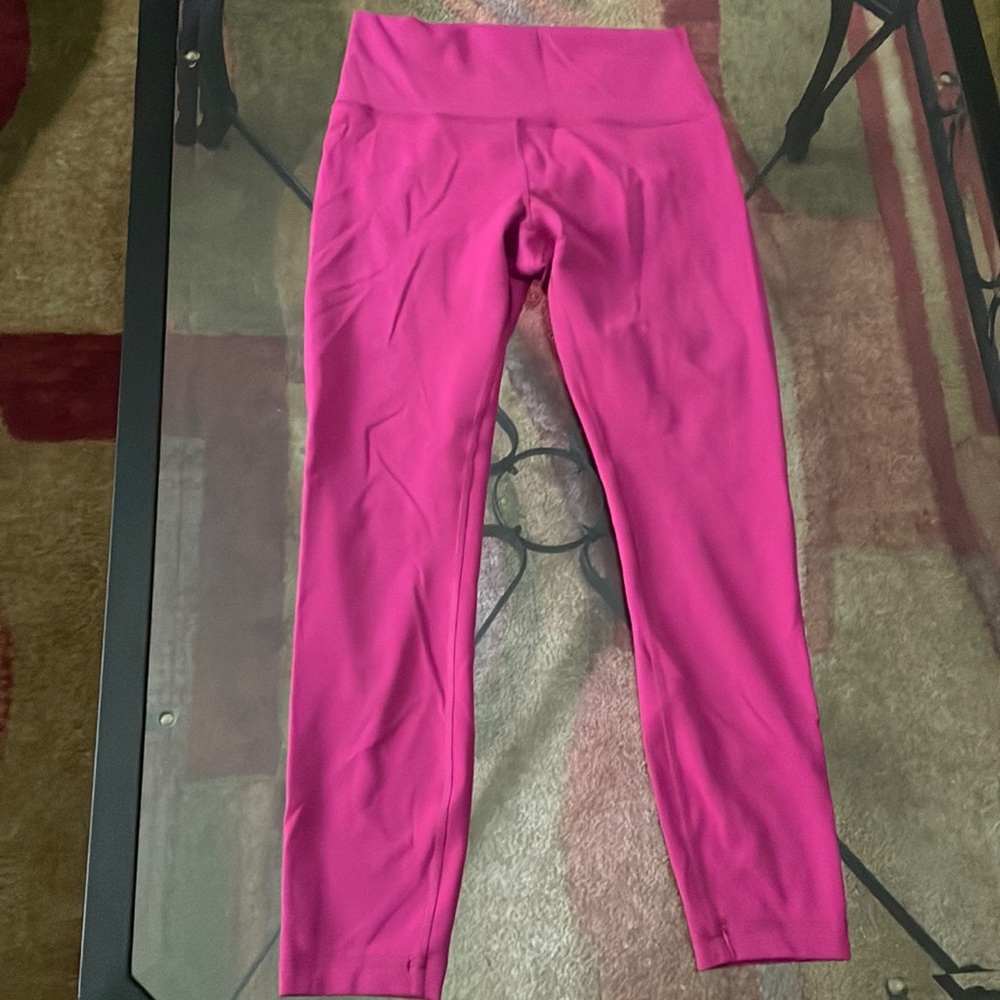 Ripened Raspberry Lululemon Wunder Train 25”
